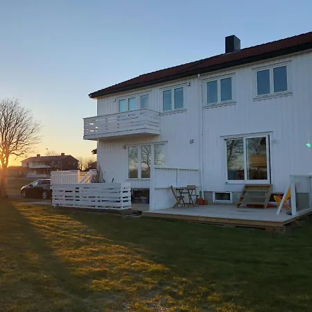 Apartman Central - Great Location With Garden And Fjord-view Brekstad
